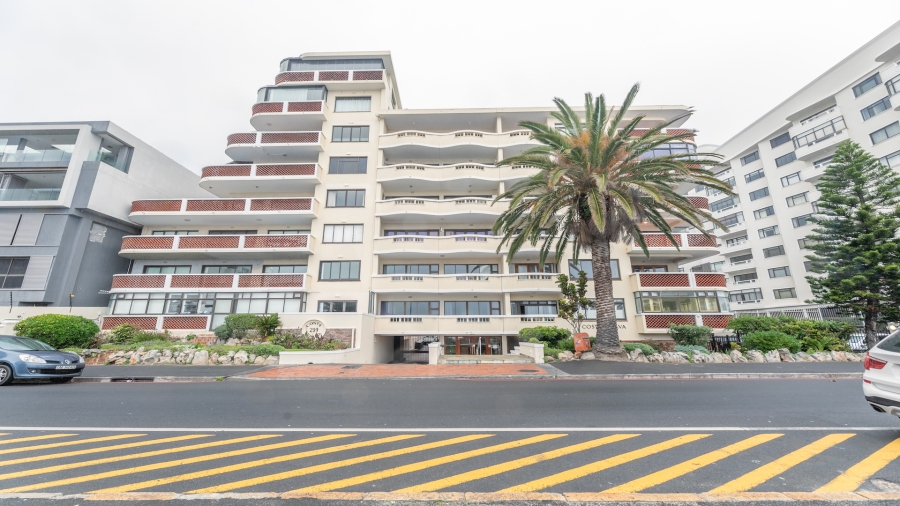 2 Bedroom Property for Sale in Sea Point Western Cape